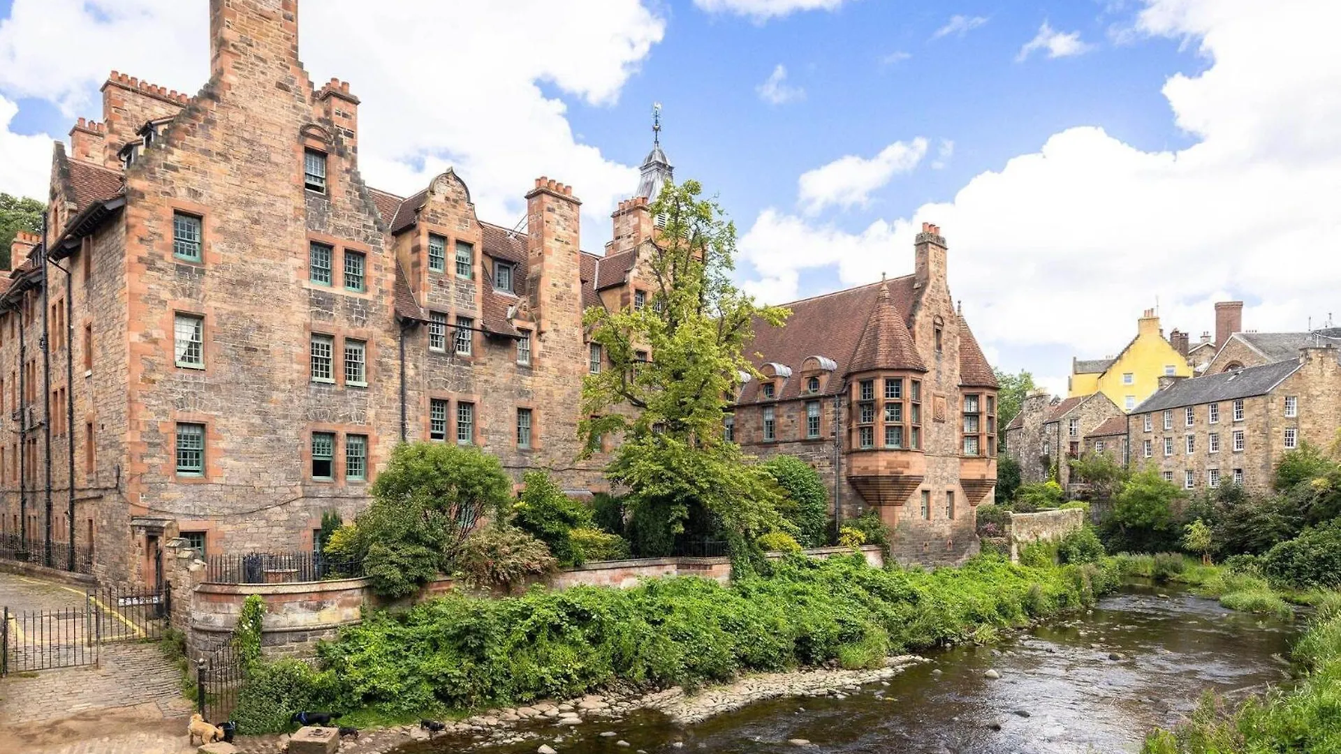 Apartment The Well Court Residence Edinburgh